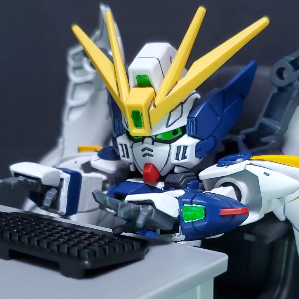 なにげにお気に入りの横目で見る表情。