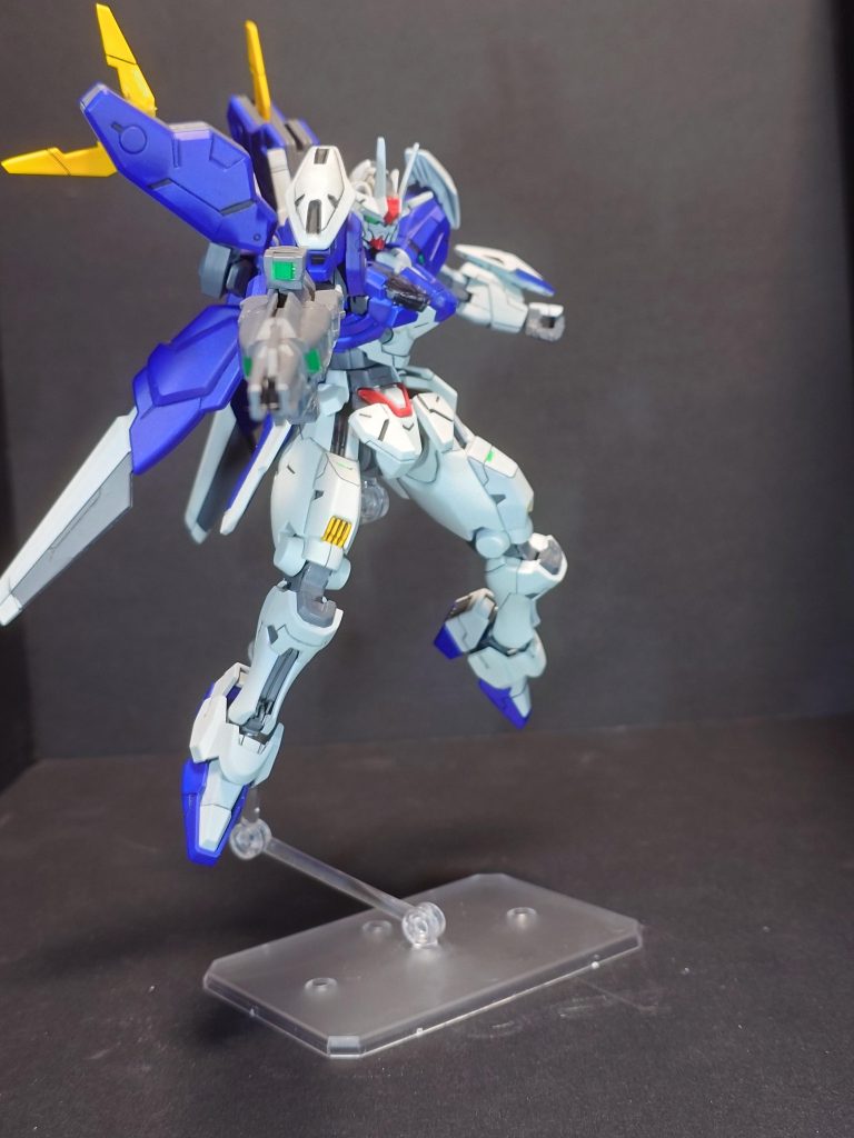 ライフル構えここまでいろいろなポーズをとらせてますがキットの出来が良いのでいい感じに決まってくれます。