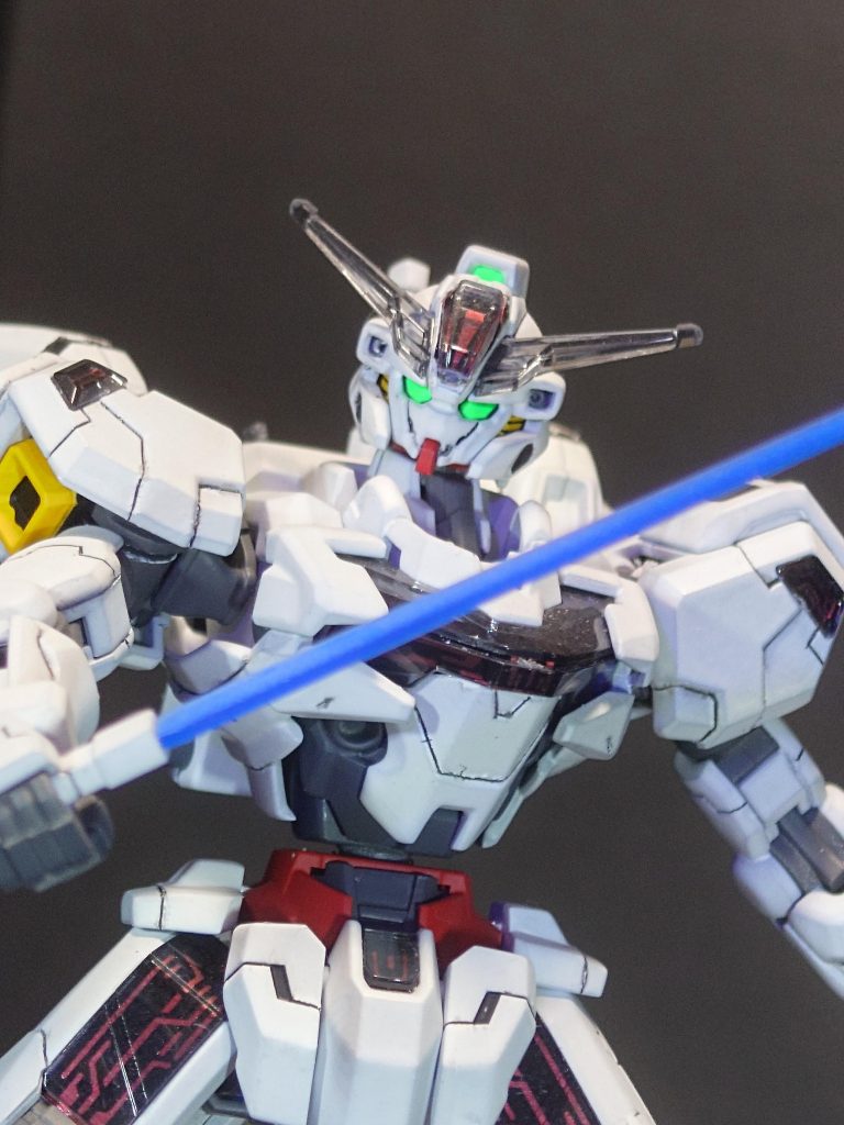 カメラアイ部などブラックライトで発光します。