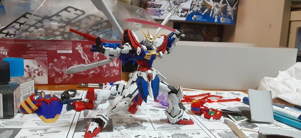 作品名：<p>ゴッドガンダム、めちゃくちゃカッコいいポージングできたので掲載。今回からグミになったガンプラパッケージ食玩、私このシリーズで出たカードのガンプラけっこう買えてるから、ゲルググ買えるか？ガンダムハンマーのグミもあるのびっく […]</p>