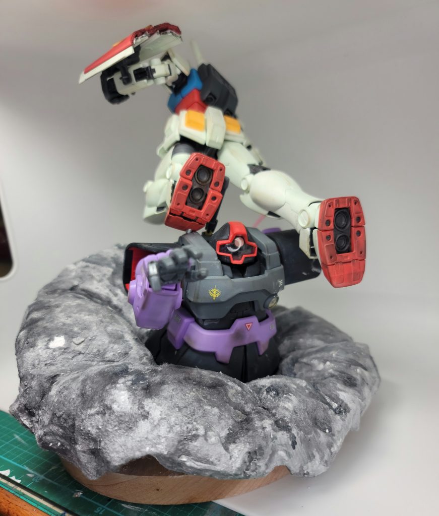 なんとなく煙っぽく見えていればいいなと思います笑また以前投稿したものはアクションベースの棒を尻にぶっ刺していたのですが、3ミリアルミパイプで固定に変更(いつか折れそう…)