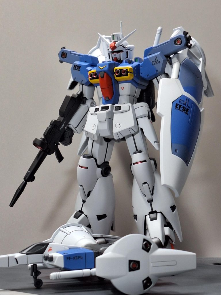 全体的にぬるいモールドの掘り起こしを中心に作成。今回もプロポーションはいじらず（極力）キットの素性を活かす形で制作。古いキットですが、個人的にはRGよりもこちらのほうが好きですね。( *´艸｀)ﾓｯｻﾘｶﾞﾀﾏﾗﾝ！
