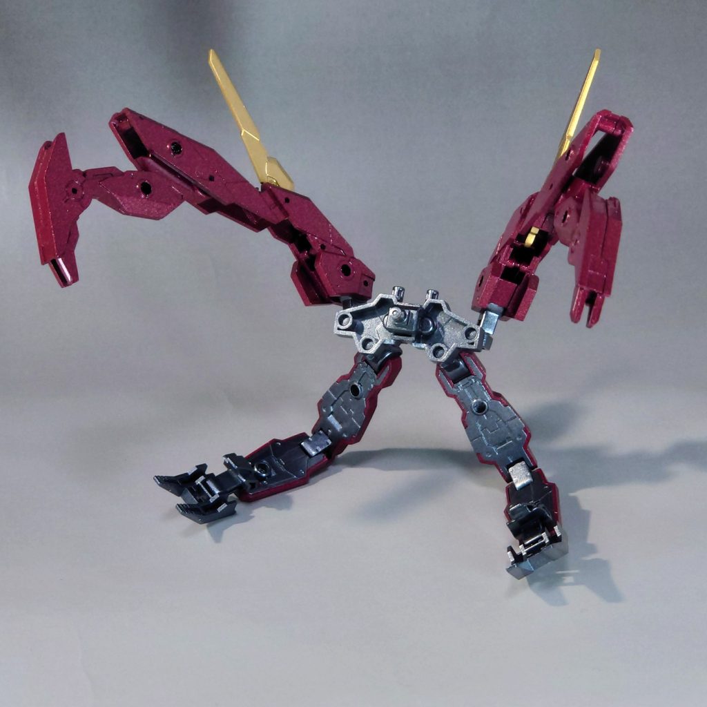 バックパック単体。変形したイージスガンダムみたい。