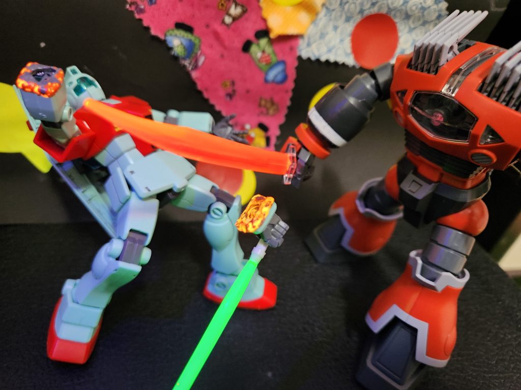 本当はジムIIを相手に再現を目指しています。背中からプスッと仕留めるシーンをやりたくて