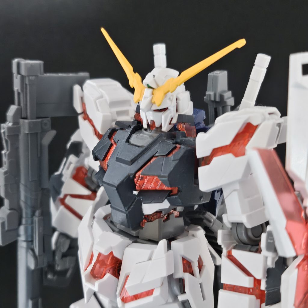 胸周りをネイビーにしてニューっぽく