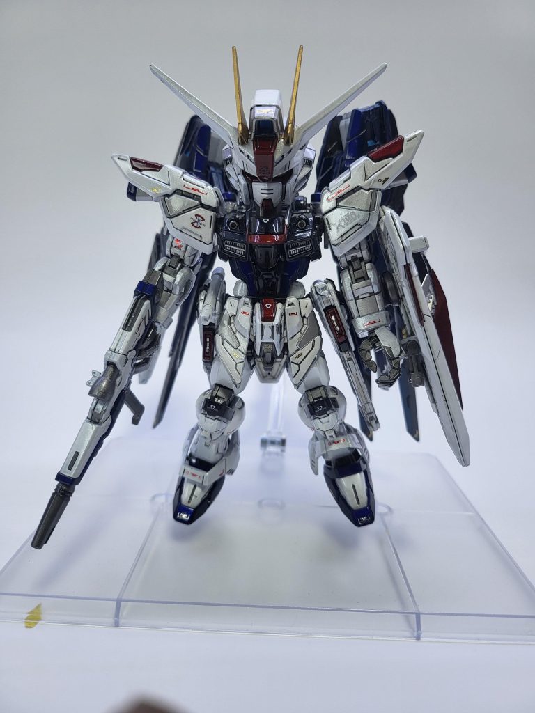 ここで注意したいのがベルベットカラーが希釈対比1:4。4倍希釈になるので注意が必要。しようキットがクリアカラーキットで溶剤多めの塗料だったので侵食が激しかった模様。