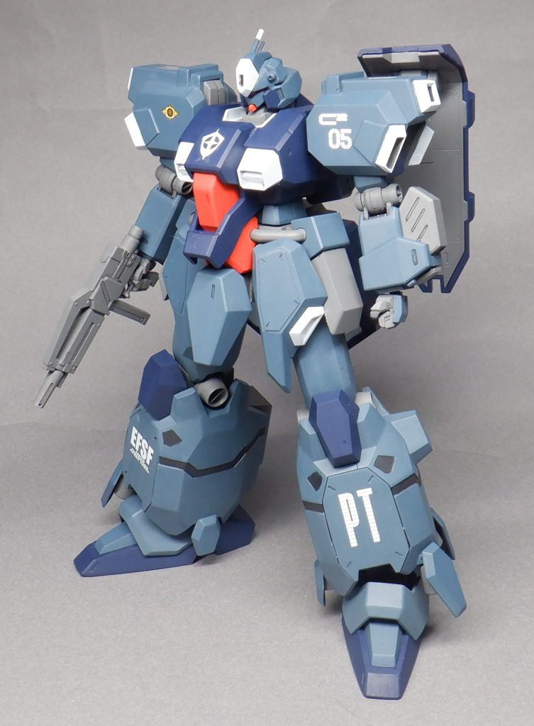 ミサイルポッド無し。PTはペンタステーションの略で、彼等は0087年以降に配備された守備隊のMSです。