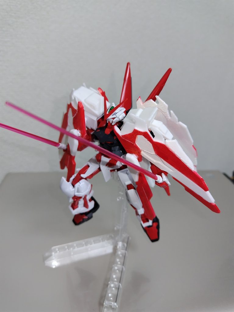 ビームサーベル×2乱戦だとガーベラよりサーベルの方が約に立つと思うので装備下記のグラップルスティンガ―のアームをバックパックに取り付けているので取り出しにくい・・・orz