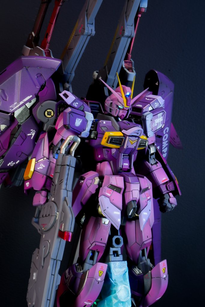 レールガン所持。エクスカリバーはソードSpecIIカラーに変更。ビーム砲塔もブラストっぽいカーキを差し色に入れてます。外装は半光沢とつや消し、関節はつや消しと光沢で仕上げてます!