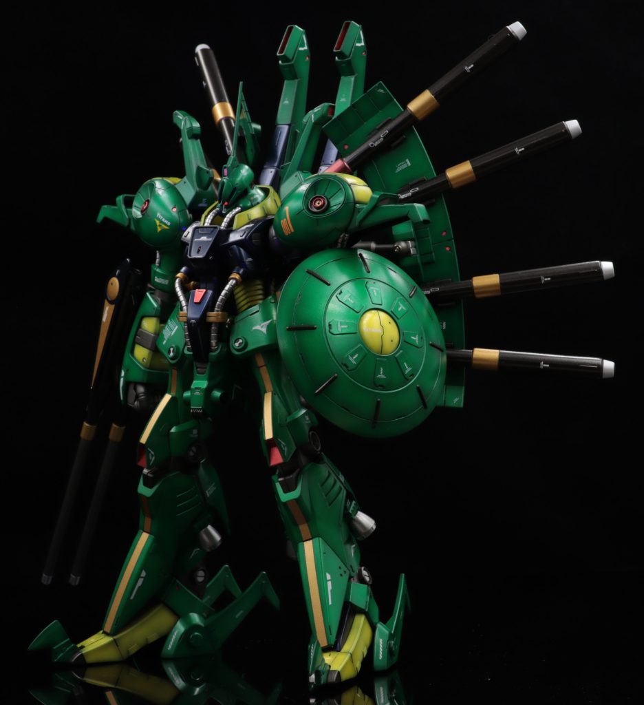 少し前のキットというのもあり、合わせ目は多かったですがパーツ数は少なく組みやすかったです。元がディティールなどが少なかったので、スジ彫りなどの追加したい欲が沢山出て大変でした。