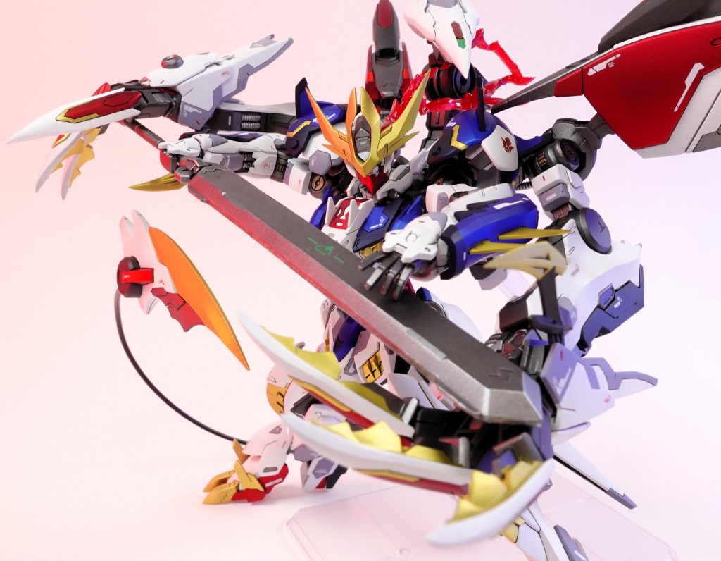 大きな手の指関節にはパワードアームズパワーダーのジョイントパーツを使用して可動できるようにしています