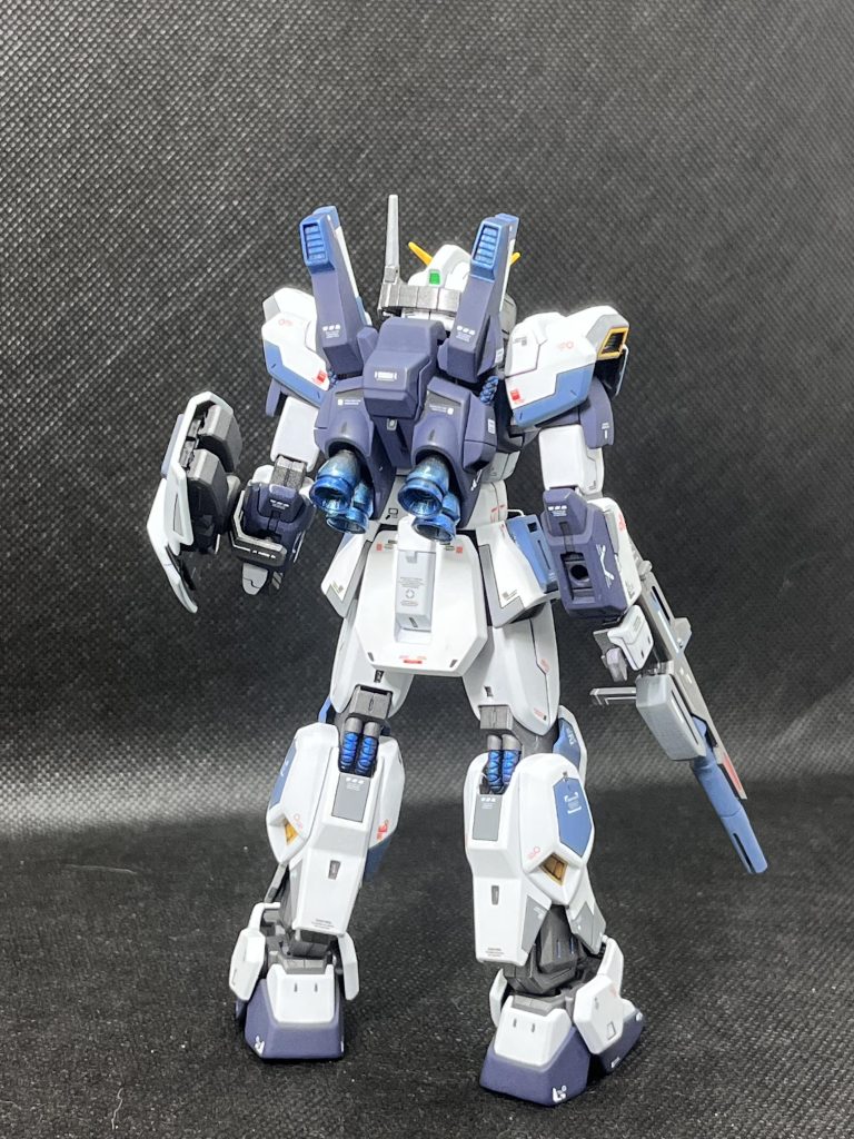 後ろの正面、バーニアやパイプはGXメタルブルー。焼けたチタンぽくてお気に入りです。