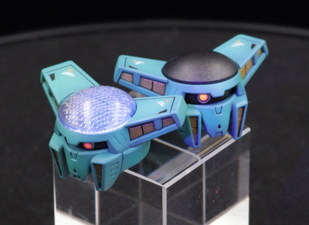 モノアイは特殊なタイプでしたが、通常タイプにしました。既存のモノアイを開口し別パーツを埋め込んでます。センサー、モノアイ共に蛍光塗装です。最後まで閲覧いただきありがとうございました!!