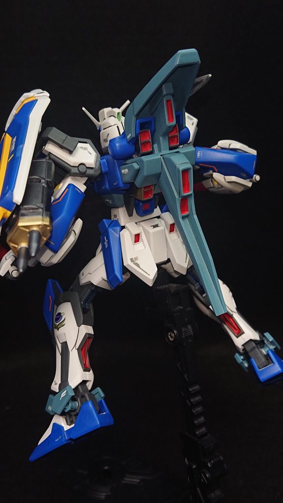 使用した塗料タミヤカラースプレー・ゴールド・キャメルイエロー・ガンメタル・ブリリアントブルー・インターミディエイトブルー(US NAVY)