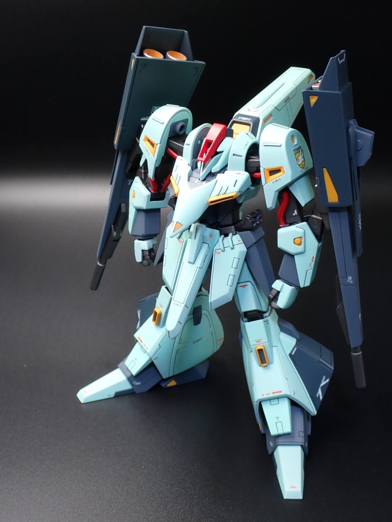 前回投稿時はシールドバインダーを改造バックパックに背負わせてましたが、場所とるので今は普通のギャプラン形態に戻してます