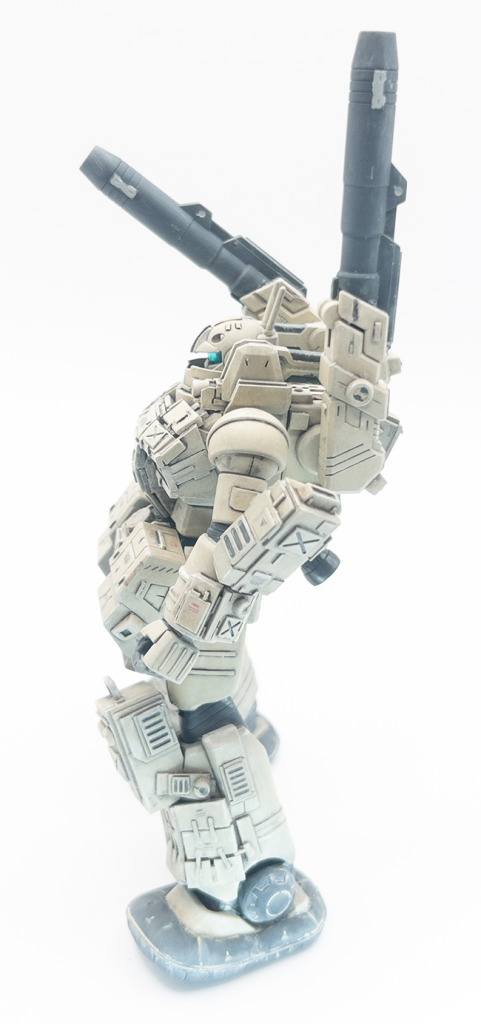 レフトサイド元々のキャノン基部にアームを増設してビームキャノンを設置より自由な射角を取ることが可能になっています!