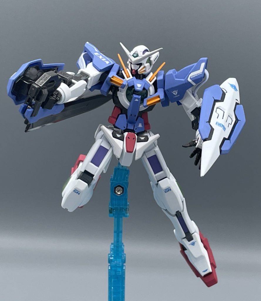 GNソード・ライフルモード GNソードは折りたたんでビームライフルとして使用することも出来ます。しかし、OO1期の刹那はあまり射撃が上手くなく、外しまくっていた思い出があります(笑)