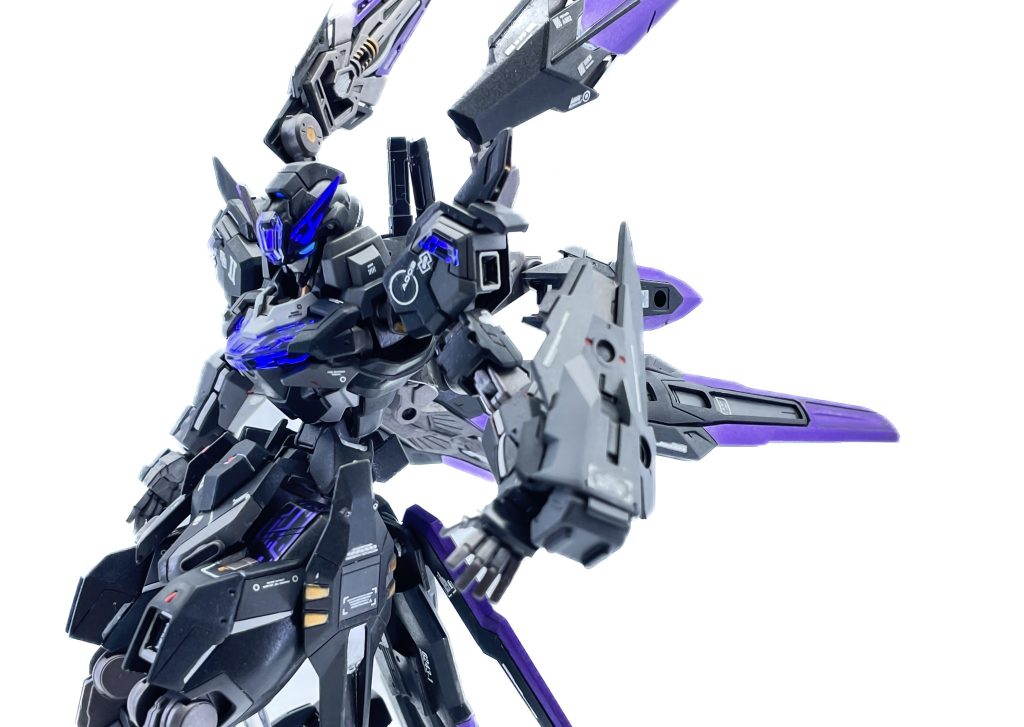 シールド近距離戦において武器を振るうのに邪魔にならない小さめの盾