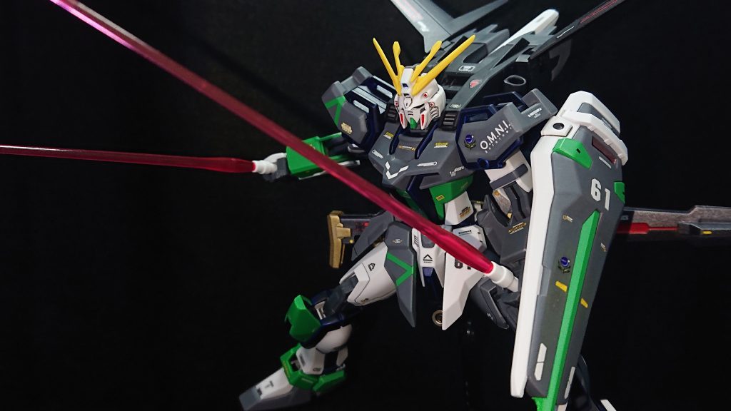 部分塗装にタミヤのエナメル塗料・ブラック・メタリックブルー・フラットイエロー・フラットレッド・ダークグレイセンサー部分にはMr.メタリックカラーGX・メタルイエロー