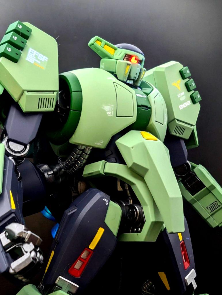 関節部などはスターブライトアイアンでメリハリ