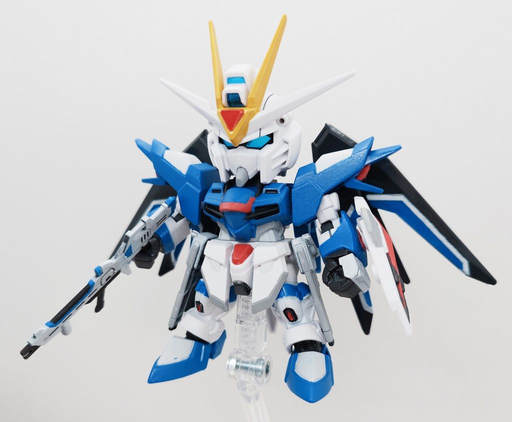 水性塗料筆塗仕上げです。最後までやり抜くという信念で、稚拙な出来ながら公開させて頂きました。最後まで見て頂きありがとうございました(gundam-kao3)