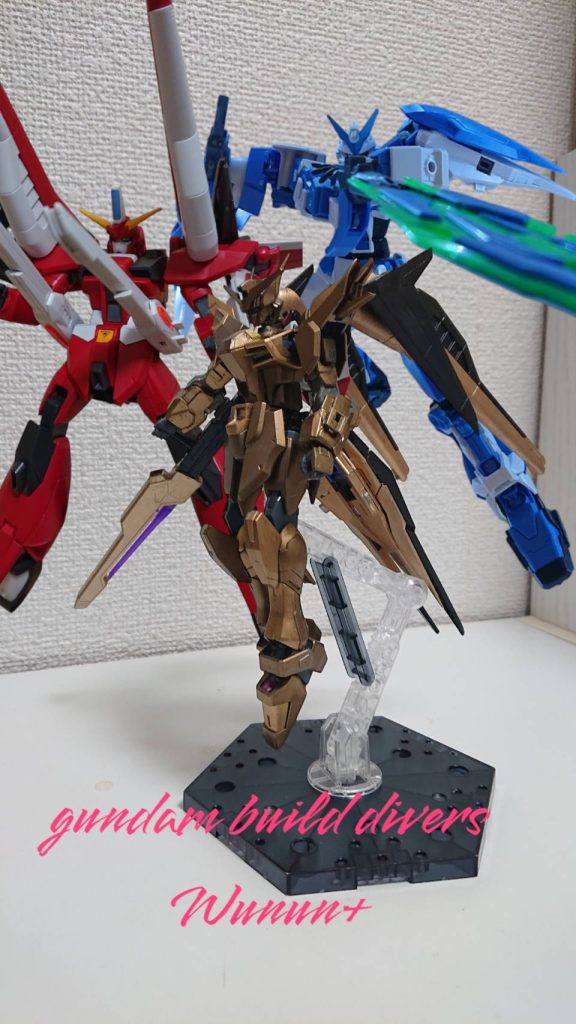 ハヤブサアカツキガンダム稲妻青天ノ霹靂Verとセイバーヴィロックスとブルーフレーム[Q]。下の字はガンダムビルドダイバーズ＋って書いてあります。