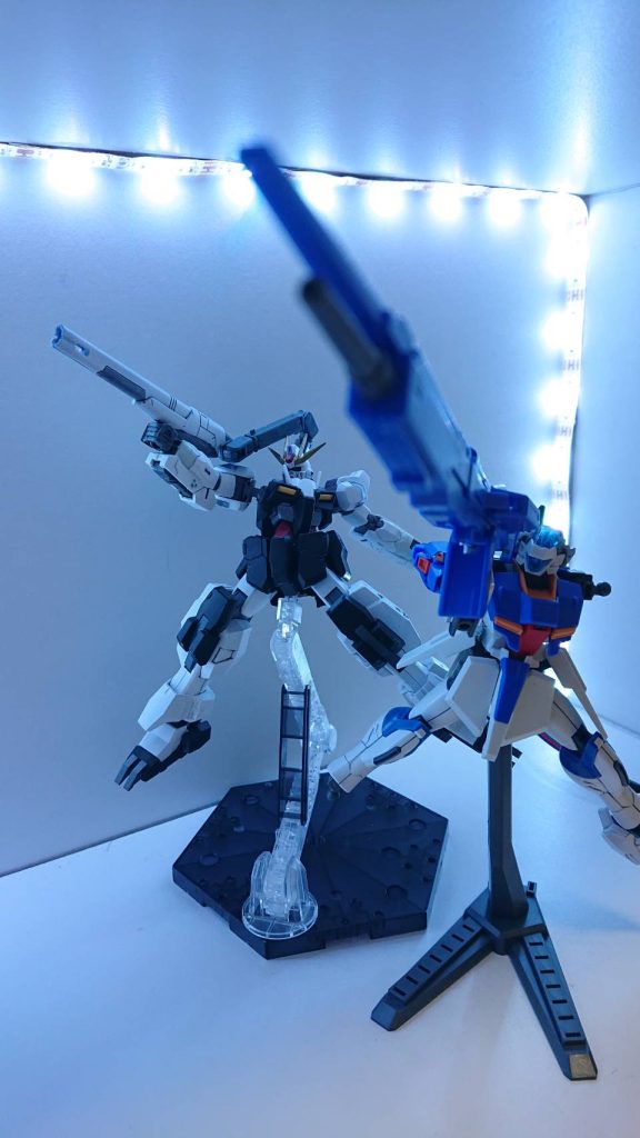 エージス可変機構搭載型とディバスターエーテル「いいのか手助けして、俺ら敵同士だぜ?」???「利害一致しただけ。ここを乗り切ったら今度はあんたたちの番だ。」エーテル「そうですかい!」