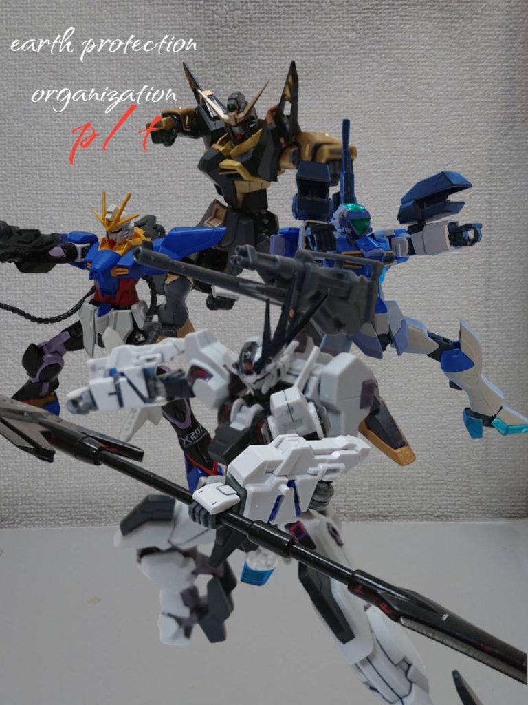 地球保護組織プロテクト/テーラの主要4人の機体。左上の字は地球保護組織P/Tってかいてあります。