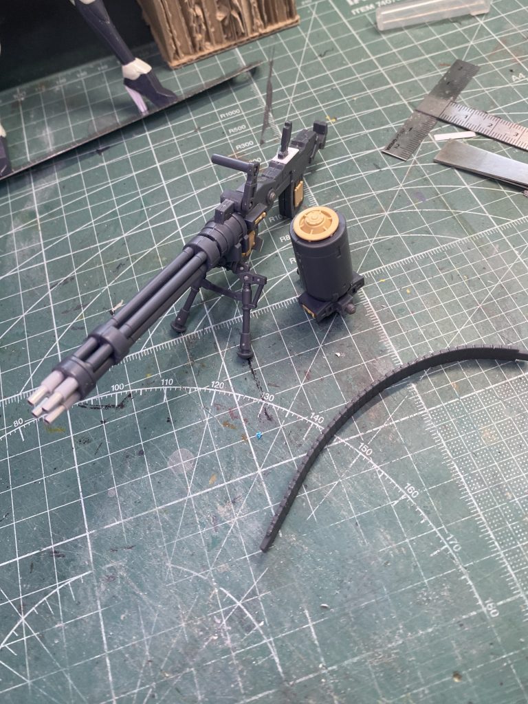 ガトリングは30MMシリーズから少しのデティールアップと持ち手の位置変更してます