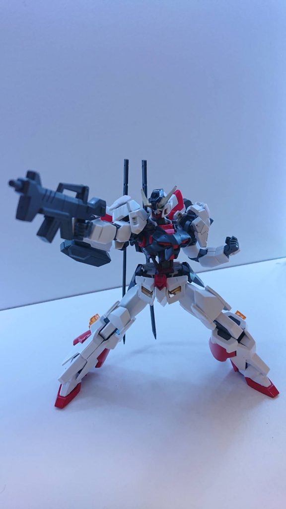 強化型ライフルガンダムレラジェ第一形態で装備していたマシンガンが内部強化され再度装備された。連射力や搭載できる弾頭の数が大幅に強化されている。