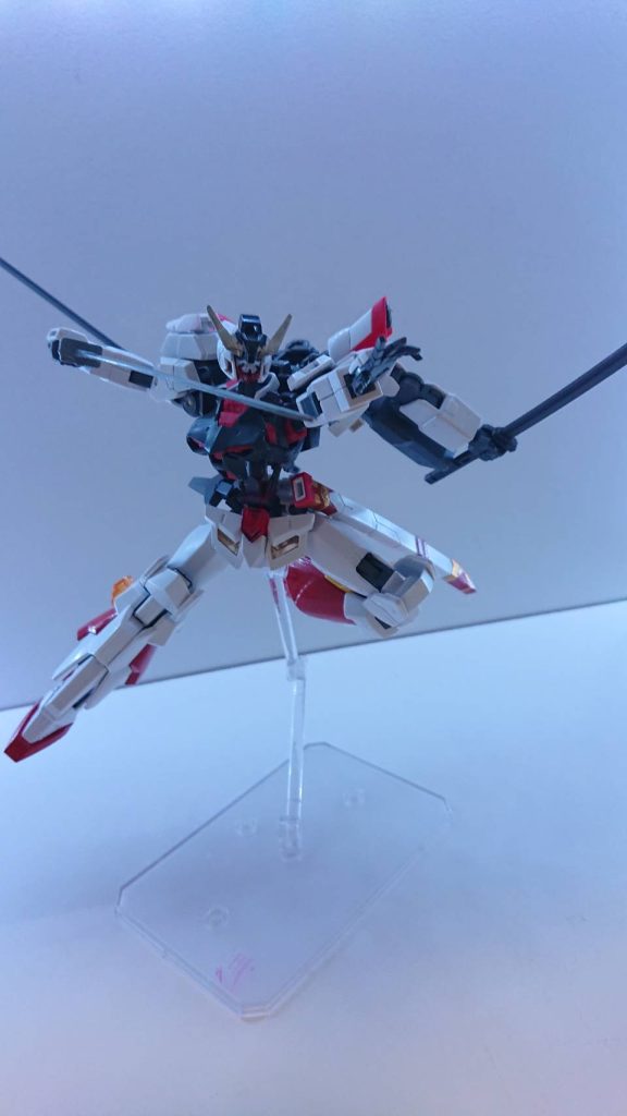 オプションの装備として、太刀とは違う材質で作られた刀”満斬月”を装備できる。第三形態のザッシュブレイドと同じエクストラスレアメタルで作られており、簡単に折れたりなどはしない。