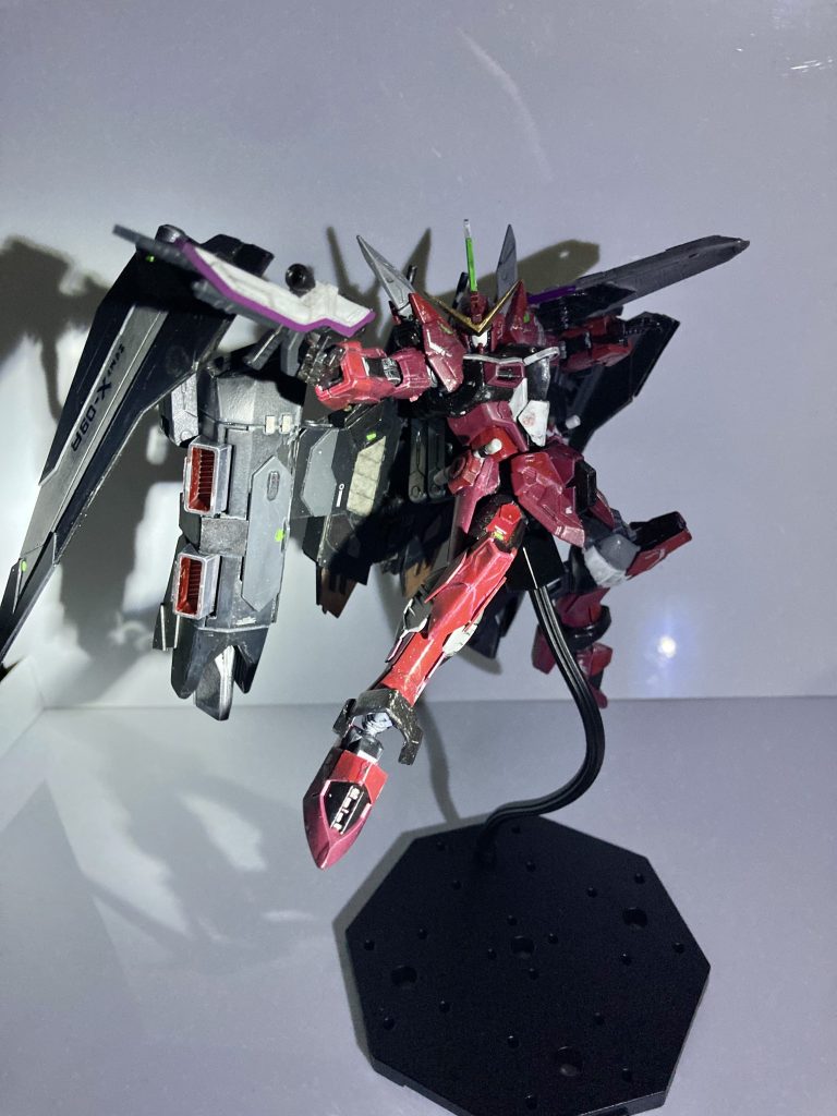 ZGMF X-09A ジャスティスRGジャスティスの部品は使用していません。代わりにHGCEイモジャとGフレームのジャスティスをベースとしています。ファトゥム00は一部ティックバランなどのパーツを使用していますが、半分以上はスクラッチビルドによるものです。