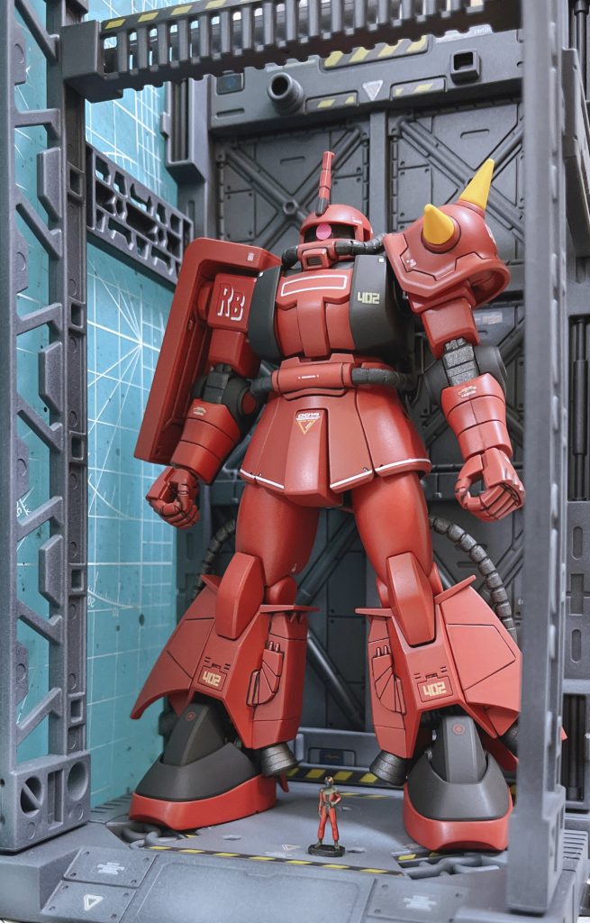 しかし最後につや消しトップコートを吹いたところ色調が変わり、結果オーライになりました。ホッとしました。