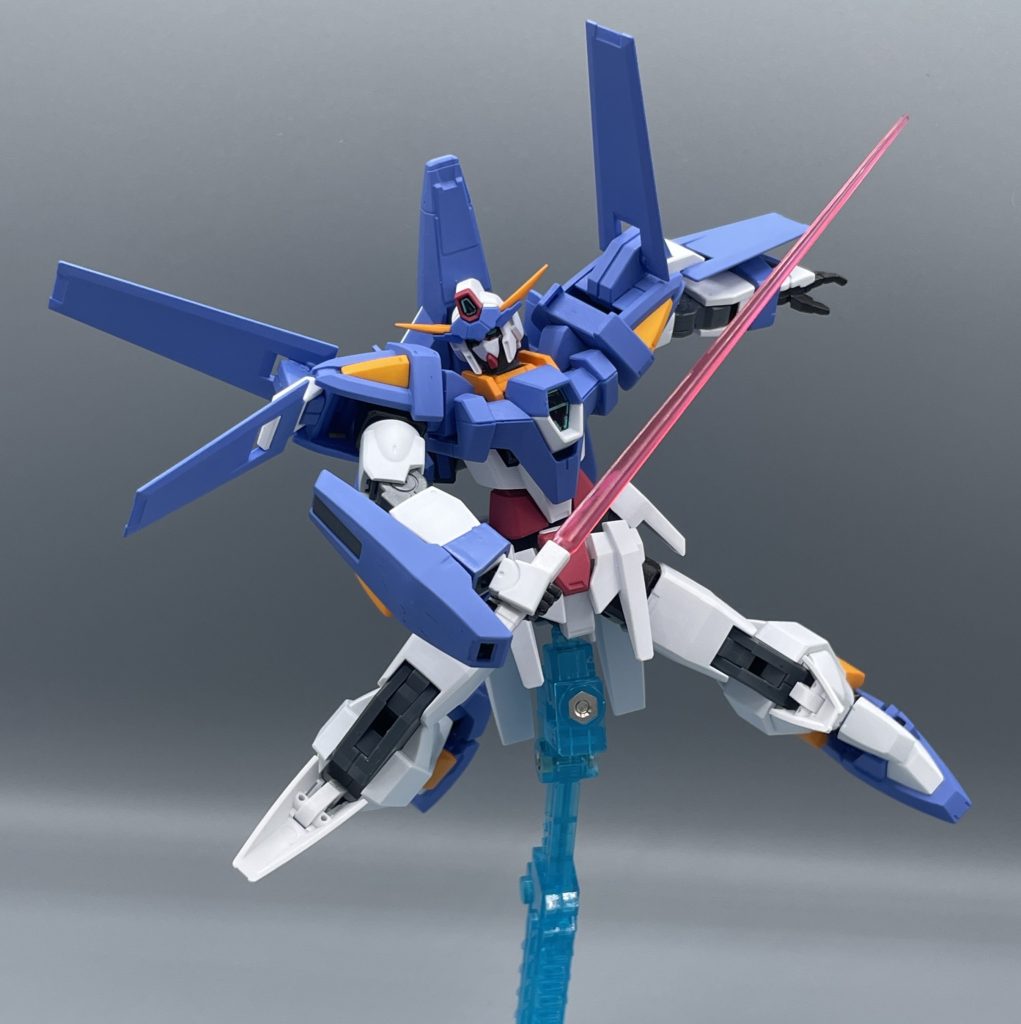 デカブツ機体と見せかけてスタイリッシュなAGE-3、デザインはめちゃくちゃカッコいいと思います。AGE-2先輩の存在や、後発のフォームチェンジの為に意外と出番が短い・存在感が薄めなのが残念。・爺ちゃんのガンダムも、見てやって下さい↓(^^♪https://gumpla.jp/hg/2029415