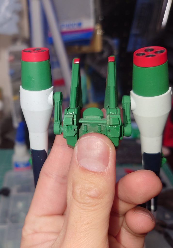 写真が残っていないので分かりにくいですが、フォースシルエットの接続部を切ってブラストシルエットに移植