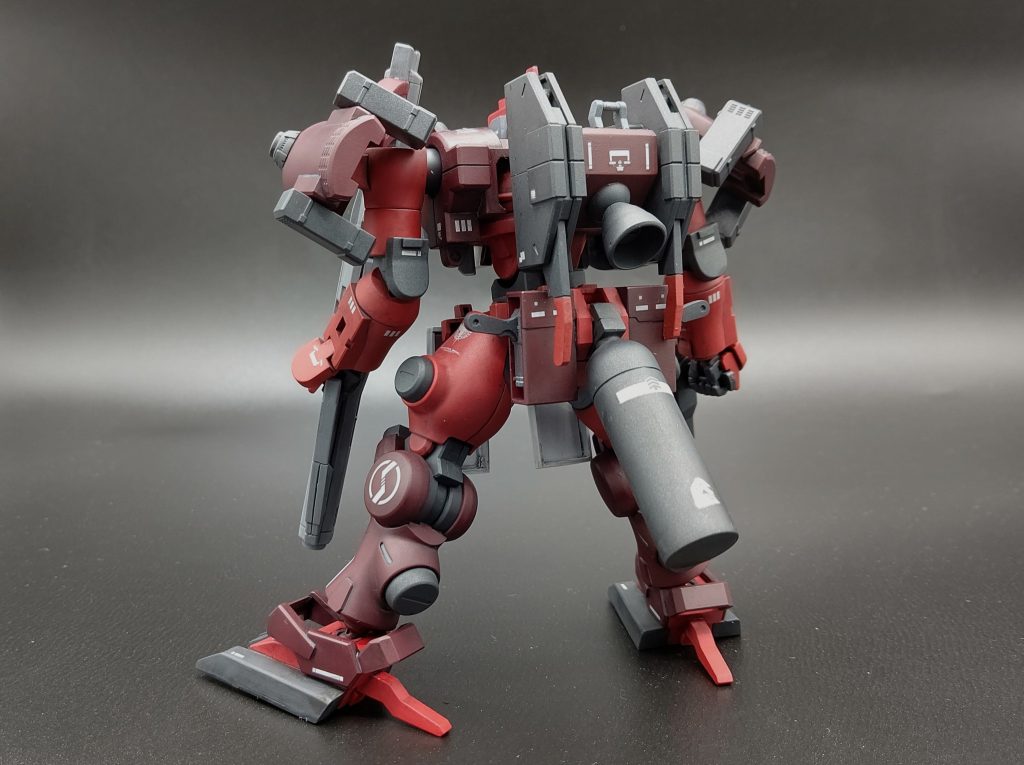 プロペラントタンクはティエレンについてきたものの形状が気に入らなかったので先端を切って形状変更しています。武装の大半がザクアメイジング産なのがまるわかりですね。