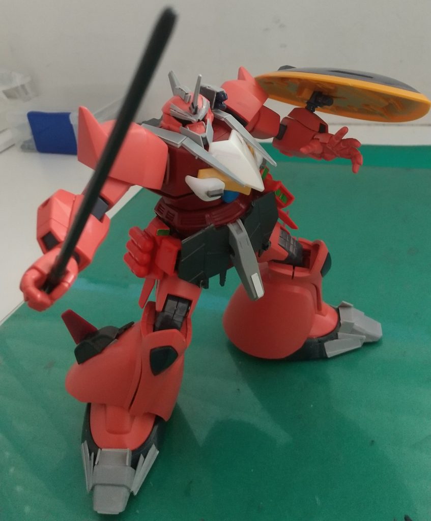 バックパックははいぱーギャン子を使いました。なのでついでに付属のサーベルが近接武器になりました。メッサーのバックパックはドムっぽいので、良いのを探していたら二軸付きバックパックの良物件(はいぱーギャン子)があったので…。胸パーツがバカでかくて興奮しましたn(殴られる音)