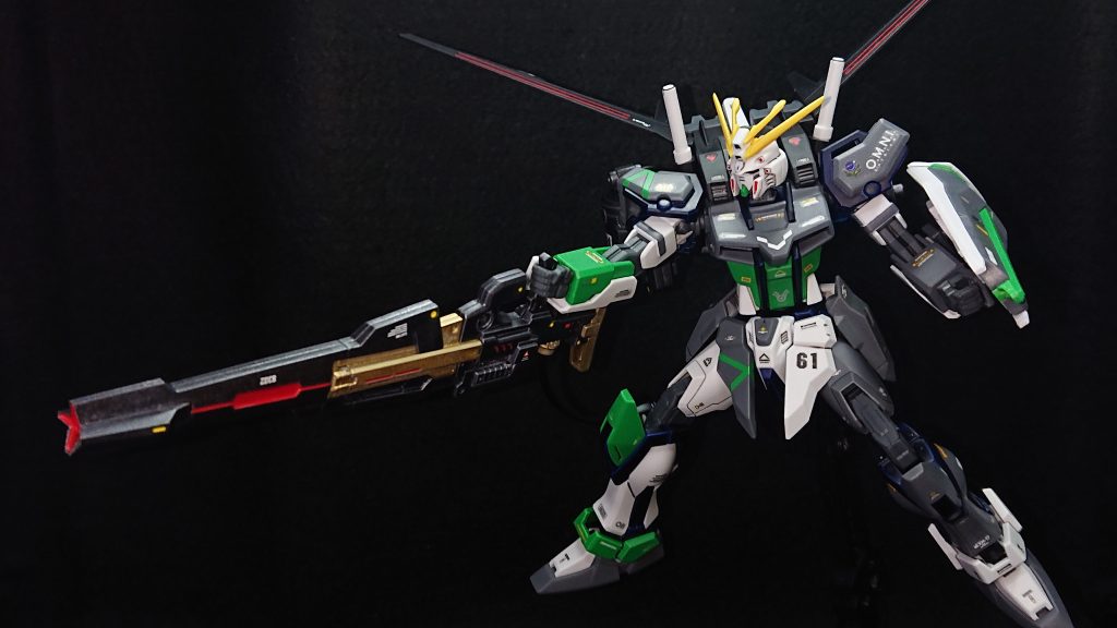 今回のお気に入りポイントは“制作コンセプト”と“機体カラー”ですいつもはロマンを追いかけすぎて蔑ろにしてしまうエネルギー問題を解決しつつ、いつかは挑戦したいと思っていたロマン砲に挑戦できたことが素直に嬉しいですねwエネルギー供給用のコードの繋ぎ方とかまだまだイマイチな所も多いですが、最初の一歩としては良いモノが出来たと思っています💡それに仮組投稿時のコメントでエネルギー供給専門の支援機ストライクという新しい改造案を頂くことが出来ましたw戦うことばかり考えていたので目から鱗の提案でしたね✨今年度分のストライク改造の準備はしてあるので、来年度分の改造案として煮詰めていきたいと考えていますw機体カラーはパークグリーンを使うことだけは決めていたのですが他が決まらなかったので、初めての試みとしてコメントで頂いた配色案を参考にして決めてみました60機も作っていると自分の引き出しだけじゃ足りなくなっちゃうんですよねw💦色がとっ散らかっちゃうかなとも思ったのですが意外と方向性がまとまっていて、明るいパークグリーンを引き立てるような落ち着いた色のグレー系、その2色のバランスをとってくれる濃い目の青ですんなりと決まっちゃいました✨流石は一騎当千の猛者たちですね💡コメントをくださった皆様、本当にありがとうございました!こういう素晴らしい配色が自分の中から出てくるように研鑽を積まなくてはいけませんねwでは、最後までご覧いただきありがとうございました