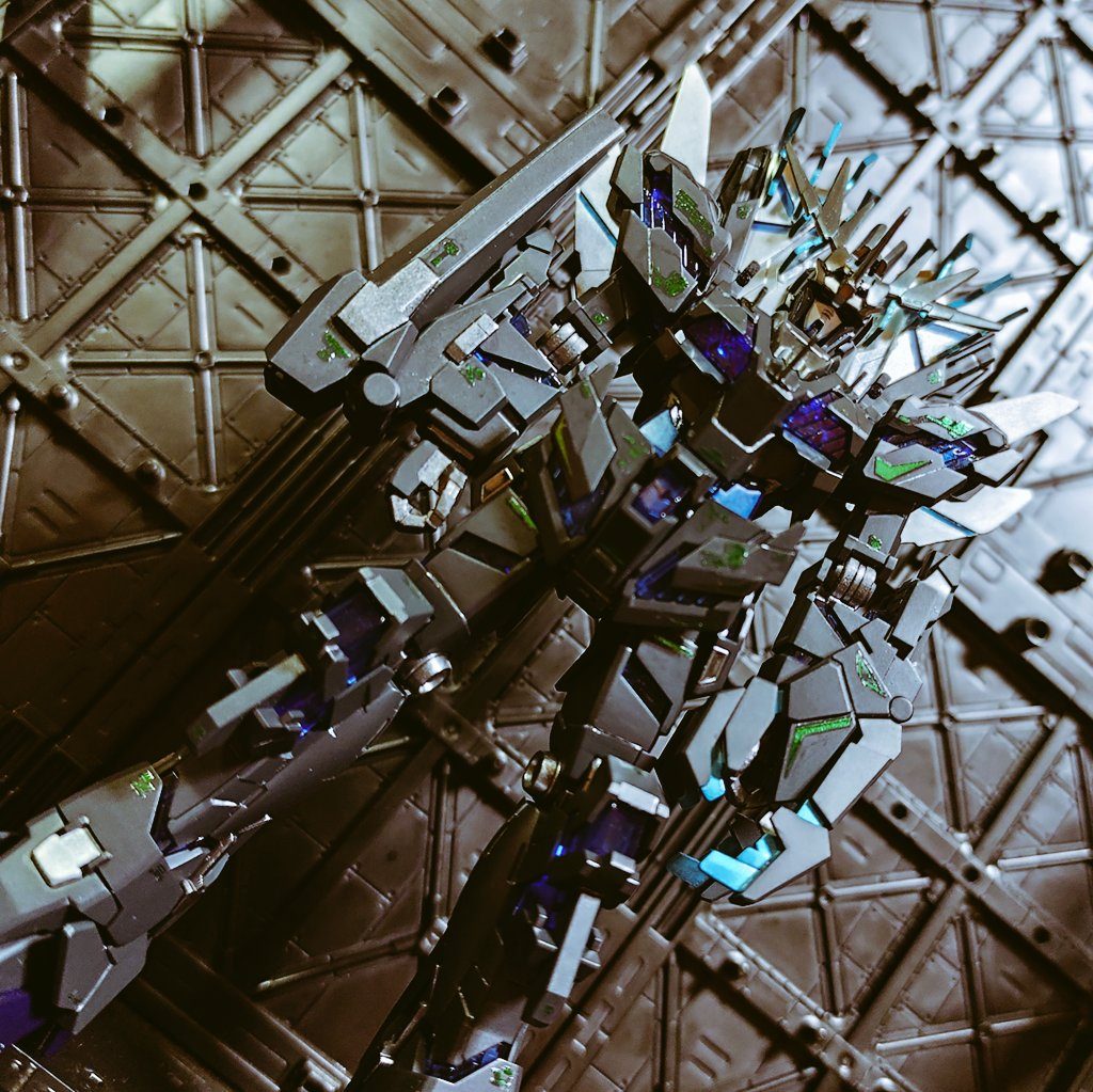 アニメ放送版ではない配信限定の方のガンダムU.C.にリアタイでドはまりしたのですが、マリーダさんが好きすぎて死が耐え切れず、そしてこのあと戦犯リディが普通にバナージと共闘するらしい、というネタバレがきつ過ぎて見れなくなりました。マリーダさんが死なない世界線のバンシィ最終決戦仕様(マリーダ機)を供養として作成し、そしてやっと一昨日、アニメ版を最後まで見ることができました。リディ?知らね、適当にデブリにでも乗せておけ。