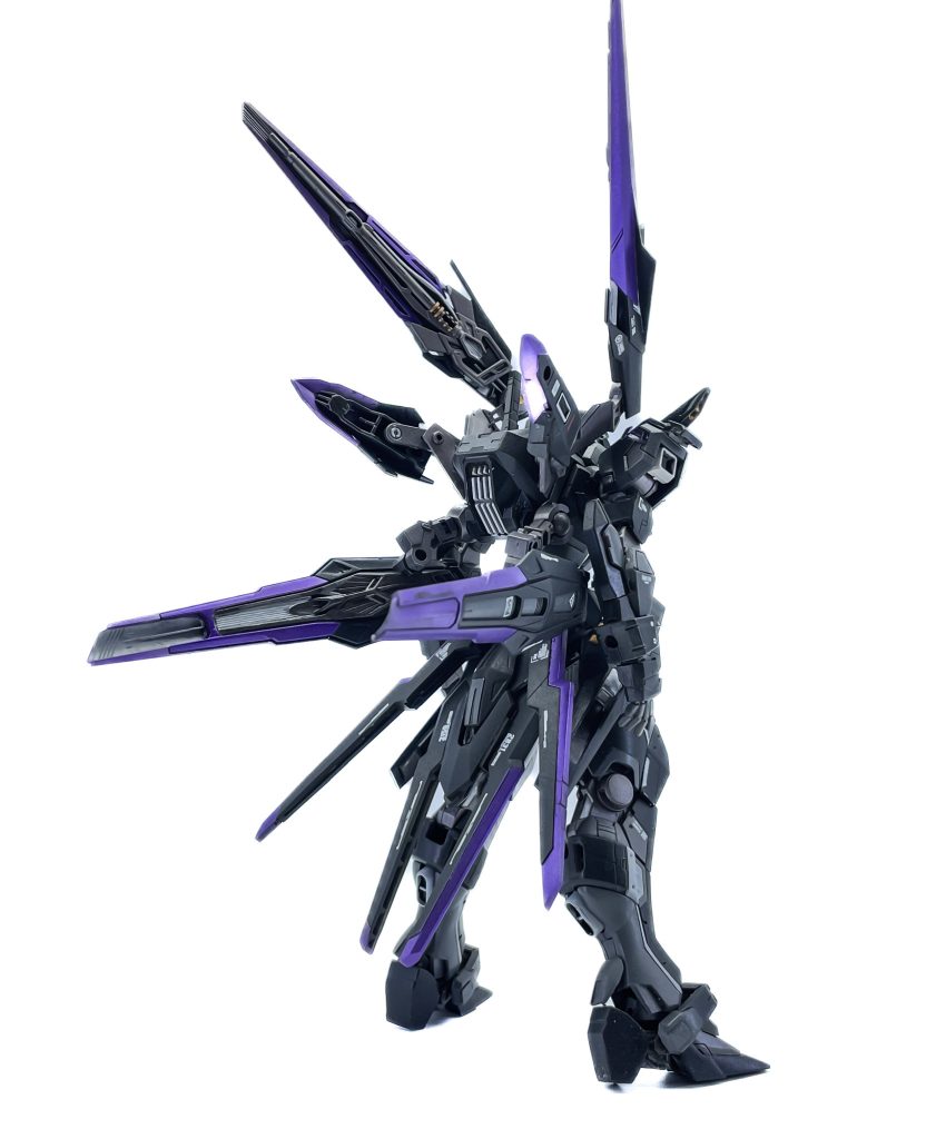 後ろなるべくトゲトゲさせたかったので後ろに放射状に広がってる感じにしてます