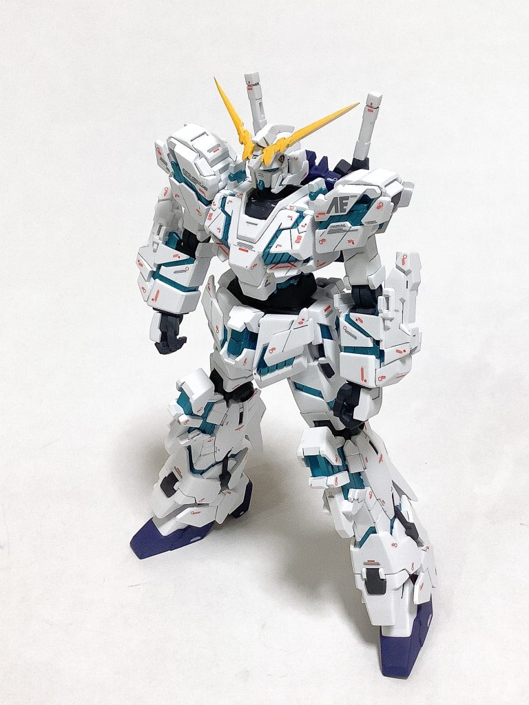 デカールめちゃくちゃ貼りました。