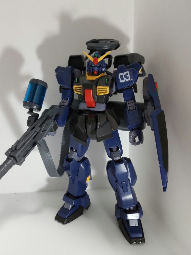 全体的なプロポーションとしては、ガンダム Mk- II にテルティウム ガンダムのアーマーをつけた 見た目になっています