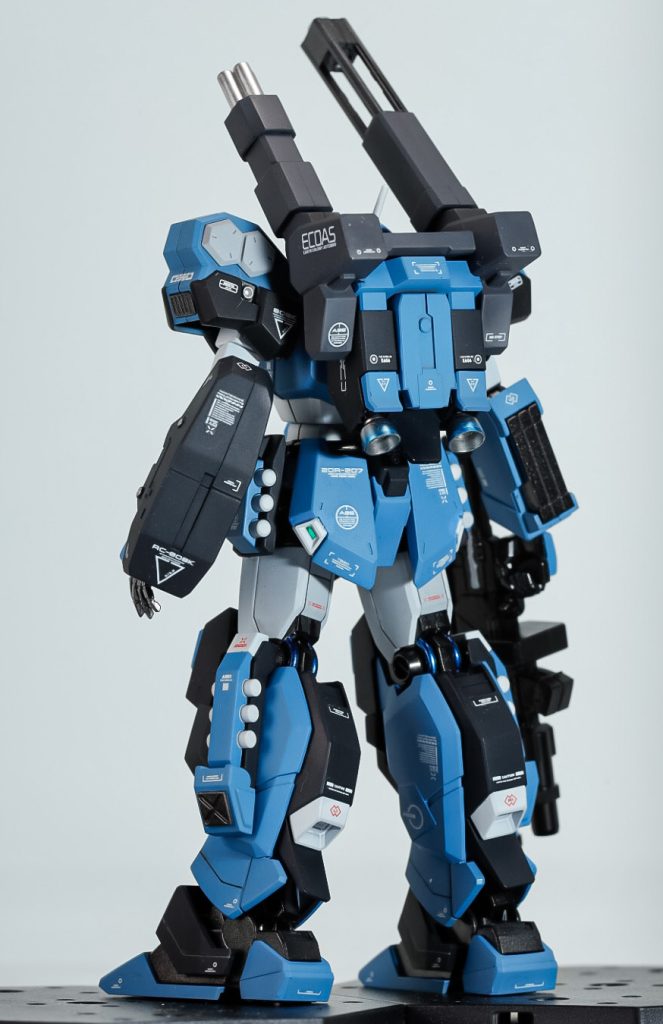 バックショット。全身をこれでもかってくらいにうるさくデカールを貼りました。一度ここまでやってみたかった…😅