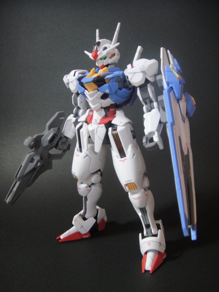 多少の肉抜き埋め作業をしていますがほぼ素組みです。色の足りないところはクレオス水性ホビーカラー 水星の魔女カラーで補完してシェルユニット以外はなるべくシールを使わないようにしました。水星の魔女汎用デカールを貼付してつや消しトップコートで仕上げました。