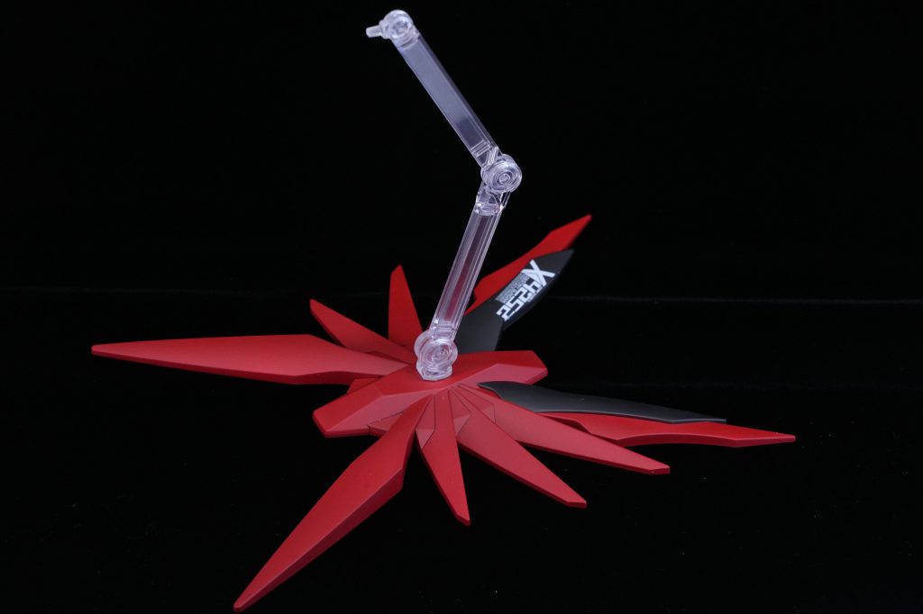 デスティニーspec2単体で飾る用にMGデスティニーで付属する台座を塗装、アクションベース7が刺さる用加工しGHLに付属するデカール貼って仕上げました。