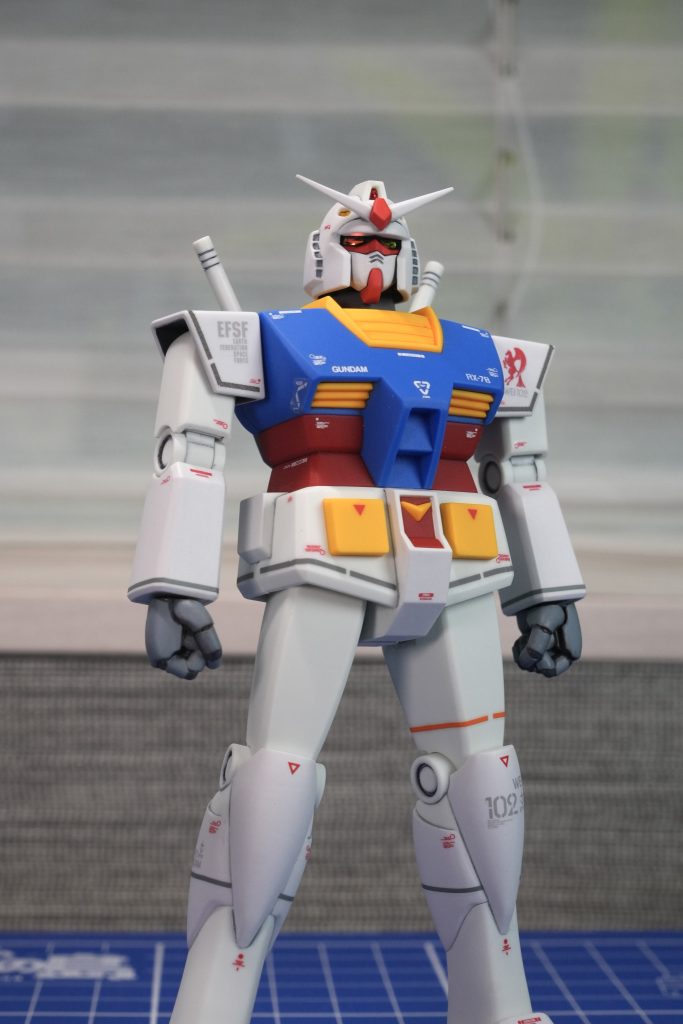 With modified hip joints and hand parts, more modern/ka-styled standing pose can be achieved.