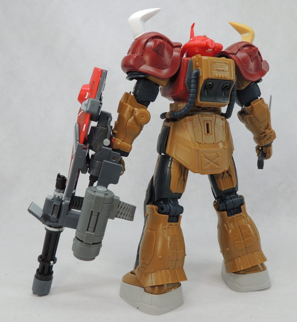 スジ彫り、ブラ材・市販パーツ・エッチングパーツの貼付、スピンブレード等の円形の彫刻等によりディティールを追加しました。