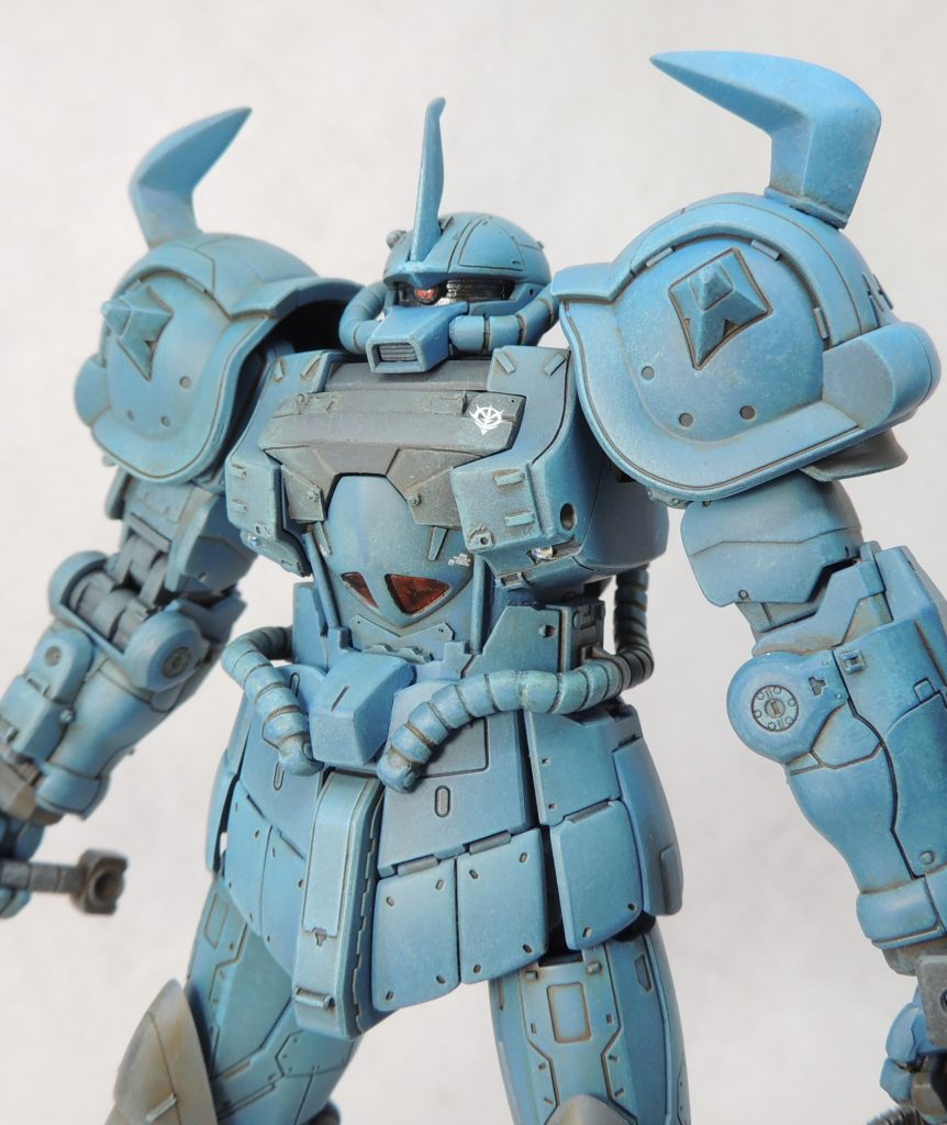 設定画とキットはバランスが異なるため、設定画のディティールを再現しようとするとデザイン上の齟齬が生じます。今回は、極力キットの形状を生かす方向でディティールを追加しました。