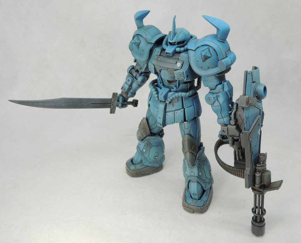 復讐のレクイエムに登場したグフカスタムの設定画を参考にしつつ、オリジナルの要素を加えて完成させることができました。