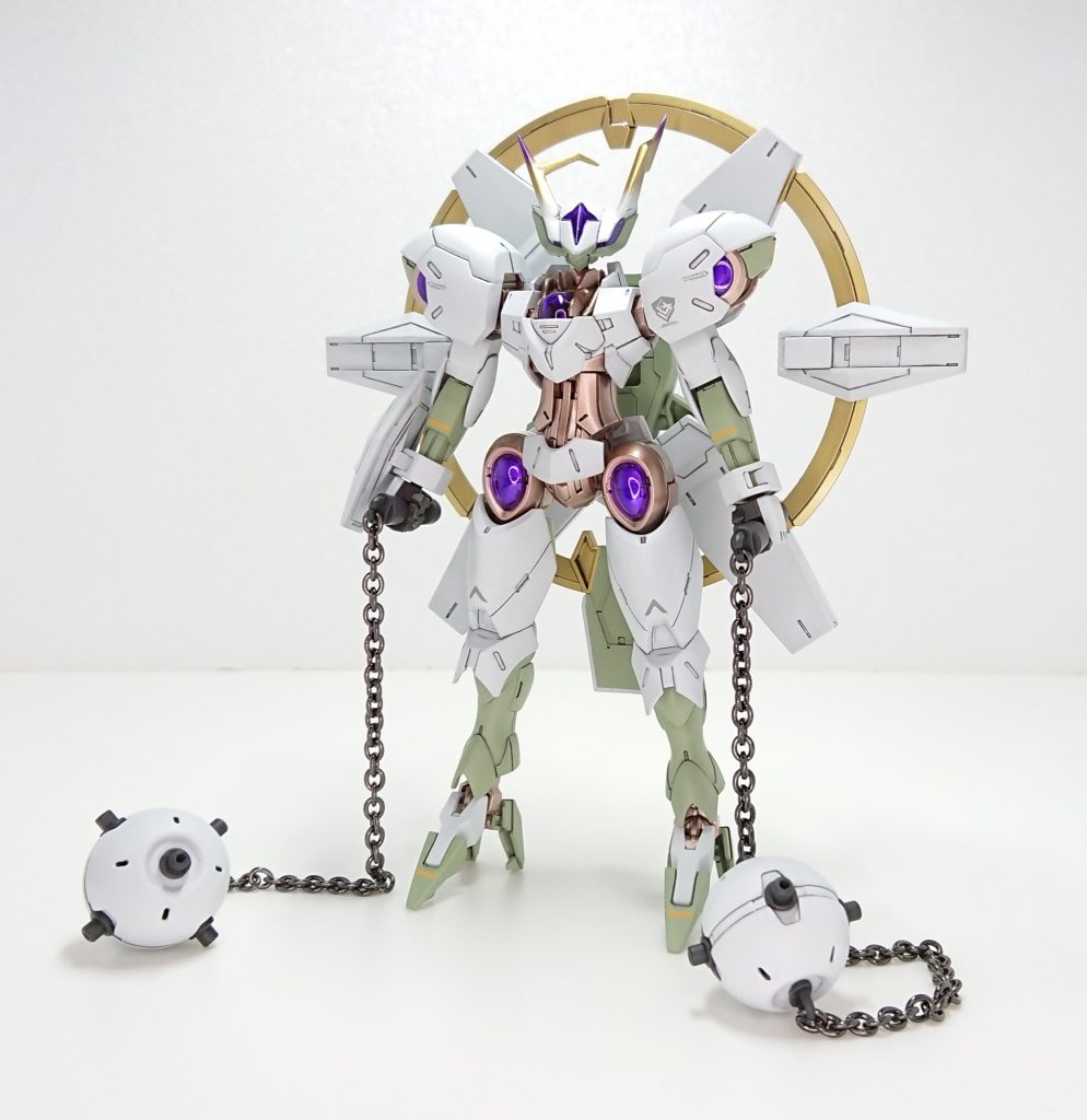 正面頭部右側の角は聖なる力を授かった際に枝分かれし天使の輪のように変化しようとしたものの、元が悪魔の為輪が半分で止まってるという設定です。